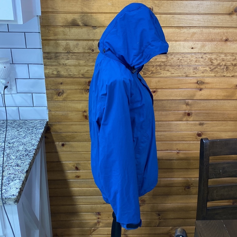 Vintage Helly Hansen Women’s Blue Helly Tech Waterproof Hooded Jacket - Picture 4 of 15